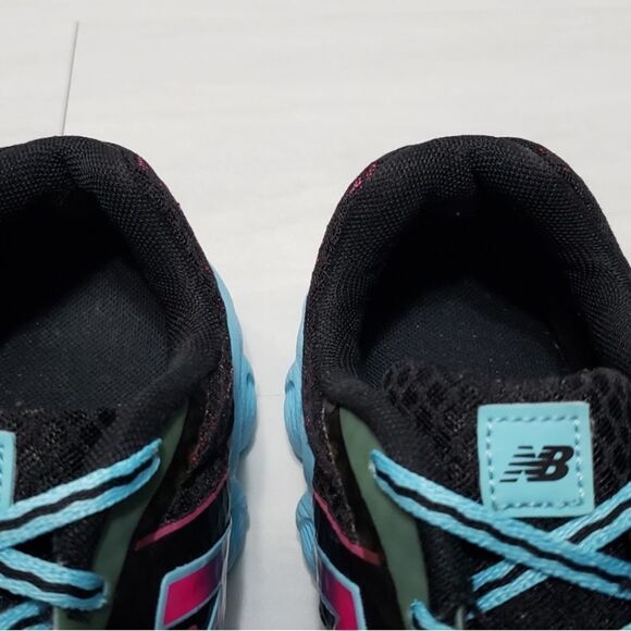 𝅺NEW Balance Minimus Running Shoes - Picture 3 of 13